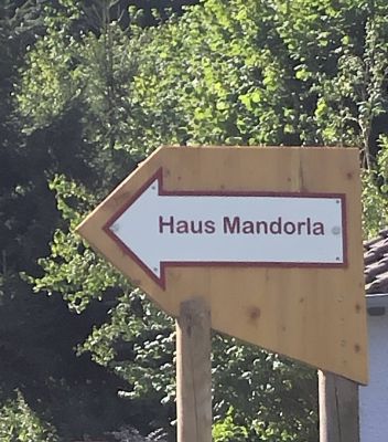 Zufahrts Hinweis